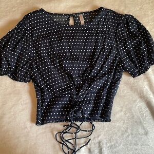 Polka dot cropped shirt